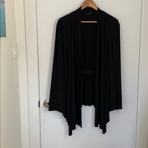 Plus size: black tailored cardigan wrap 🖤